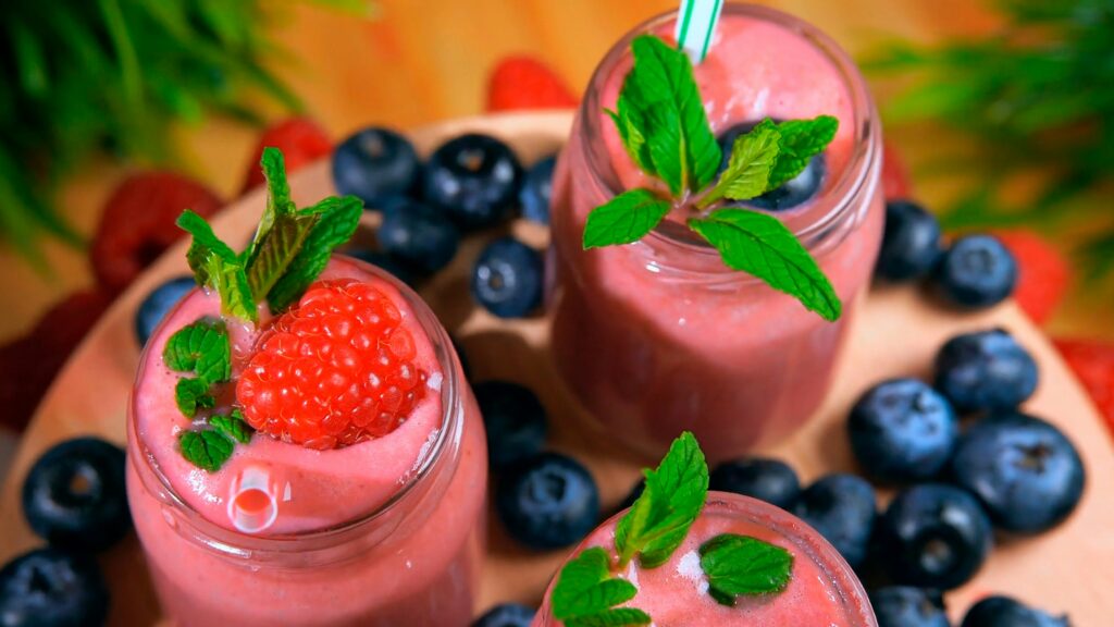 Strawberry Blueberry Banana Smoothie